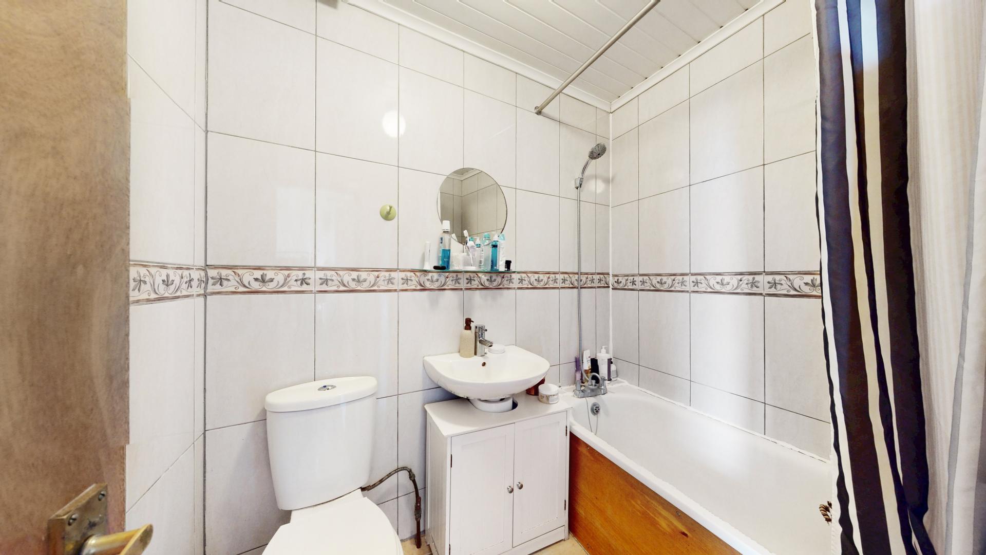 			Studio Apartment, 1 bath, 1 reception Apartment			 Burnley Road, Dollis Hill (Inclusive of Gas + Water)